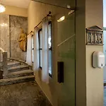 Zeus Hotel