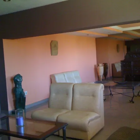 Zeus Hotel 3*