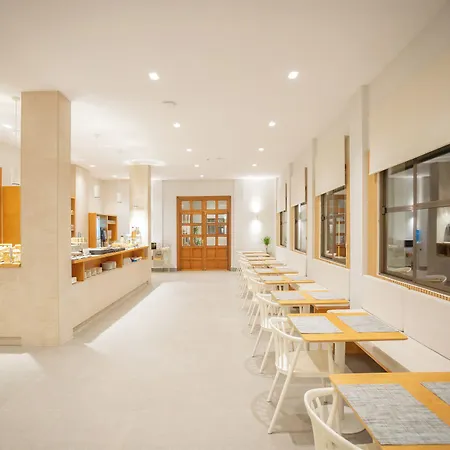 Zeus Hotel 3*