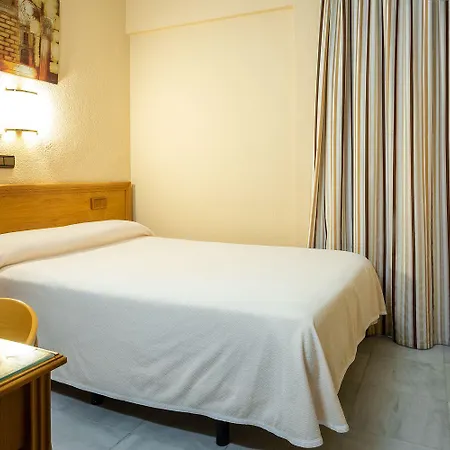 Zeus Hotel 3*
