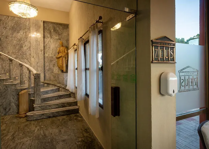 Zeus Hotel